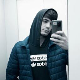  Али