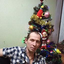  Денис