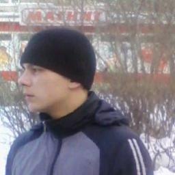  Денис