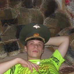  Денис