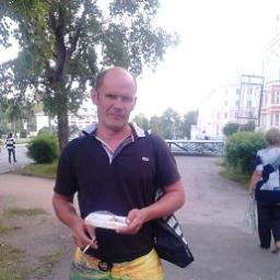  Денис