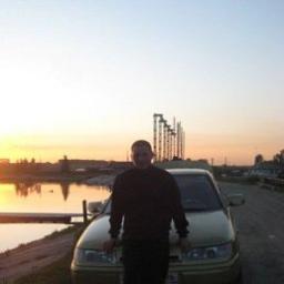  Денис