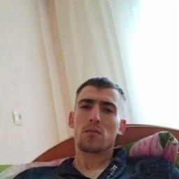  Денис