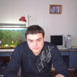  Артём