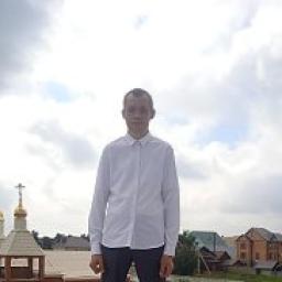  Денис
