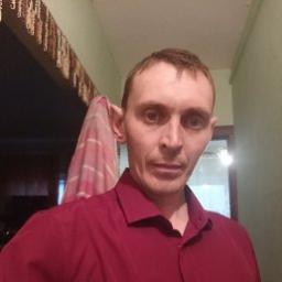 Денис
