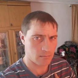  Денис