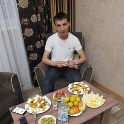  Октам Ахмедов