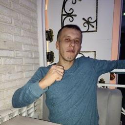  Артем
