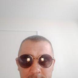  Денис