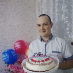  Денис