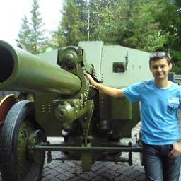  Денис