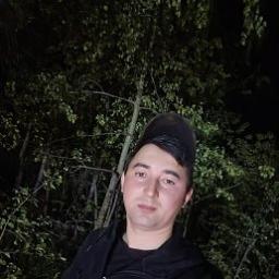  Рустем