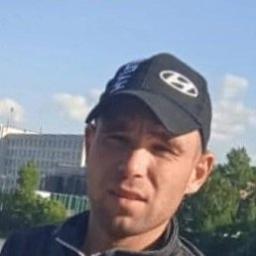  Денис