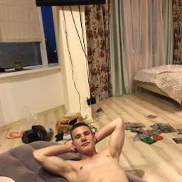  Артем