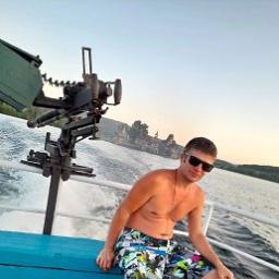  Анатолий