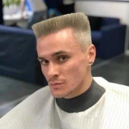  Артём