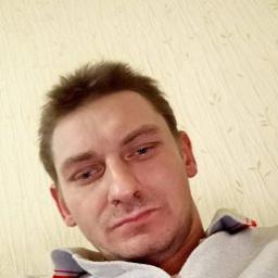  Артём
