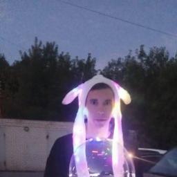  Денис