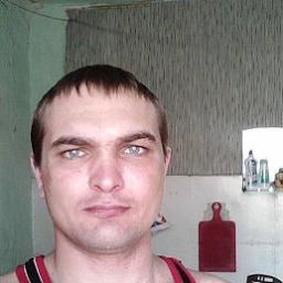  Денис