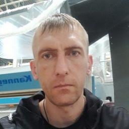  Денис