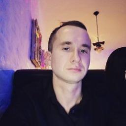  Артём