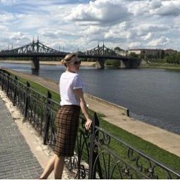  Анна
