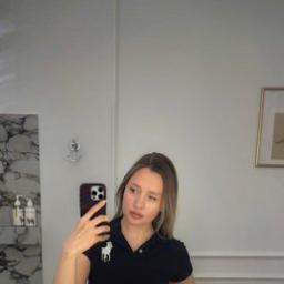  Алина