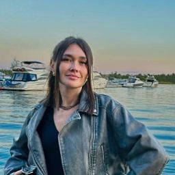  Алина