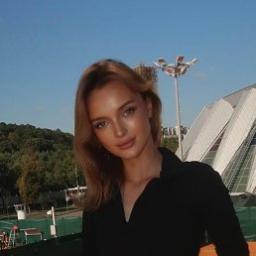  Ева