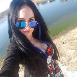  Аня