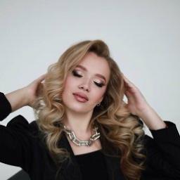  Алина
