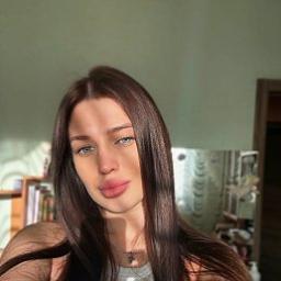  Аня