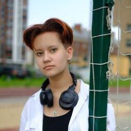  Яна