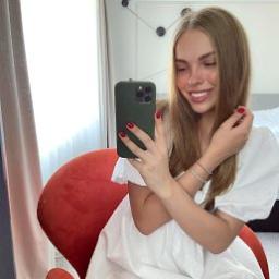  Анна