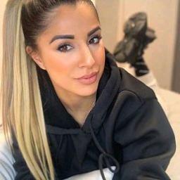  Luliana Jones