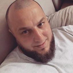  Артем